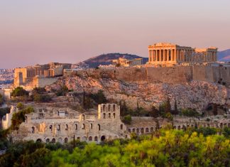 5 Enchanting Places to Visit in Greece