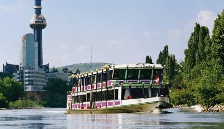Boat-trips-on-the-Danube